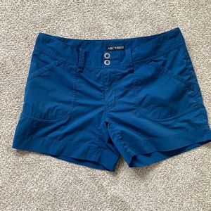 Arcteryx women’s parapet hiking short - blue - size 8/29